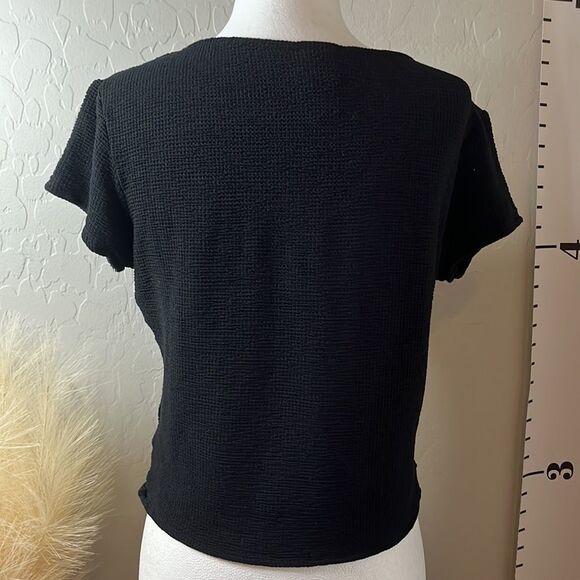 𝅺h&m black cap sleeve cropped crossover top V-neck waffle weave size medium - Picture 5 of 10